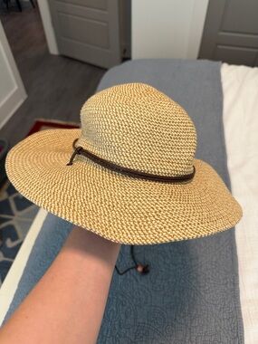 Solar Escape Sun Hat with Black Trim